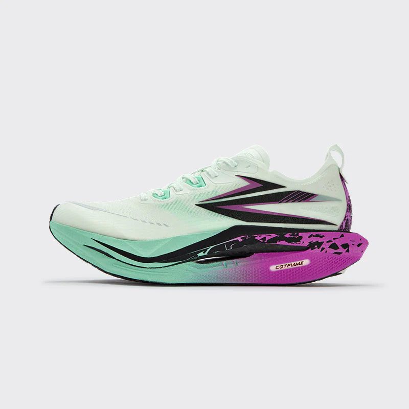 NEW IN SHOES & GEAR